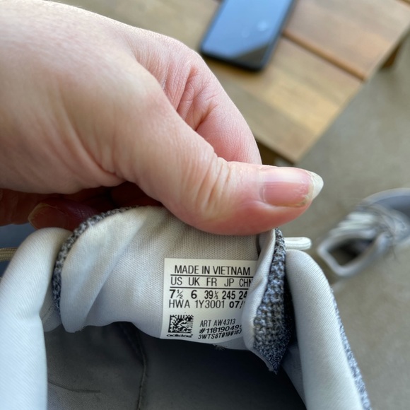 Sneakers - Picture 3 of 3